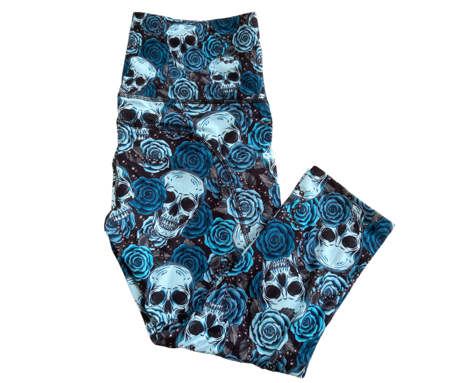 Blue Skull Thigh Pocket Capri Leggings