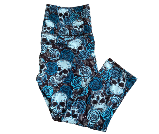 Blue Skull Thigh Pocket Capri Leggings