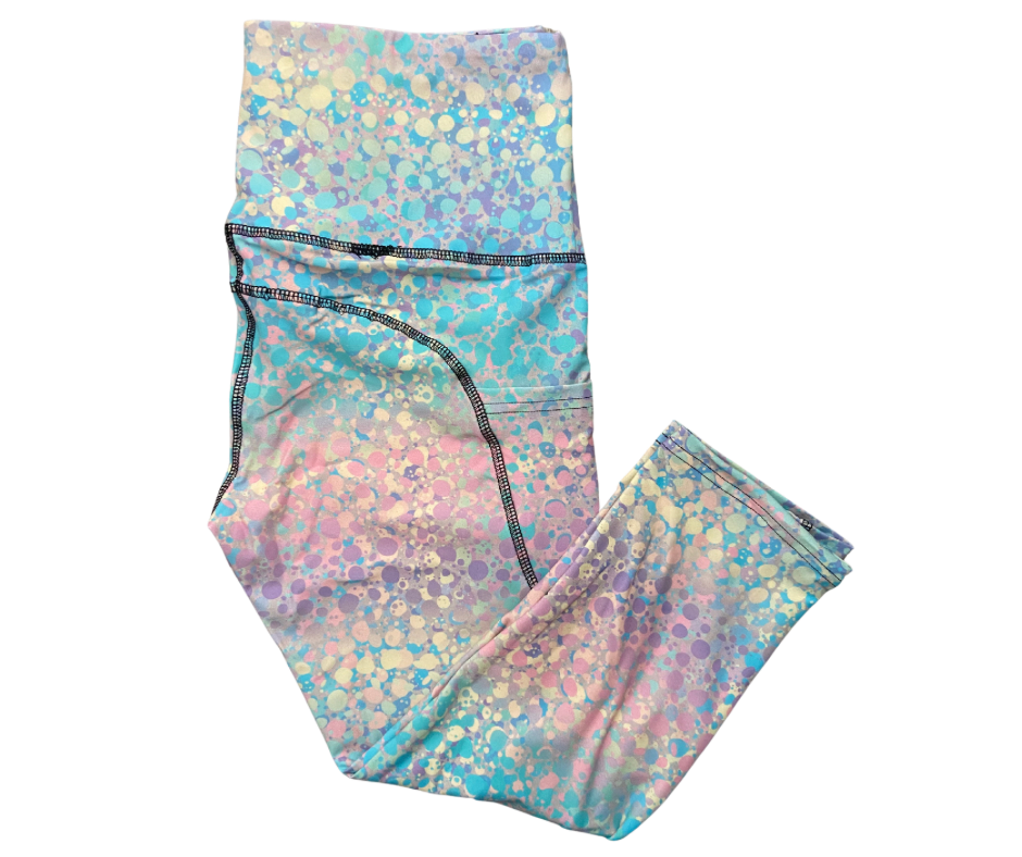 Shimmer Capri Thigh Pocket Leggings