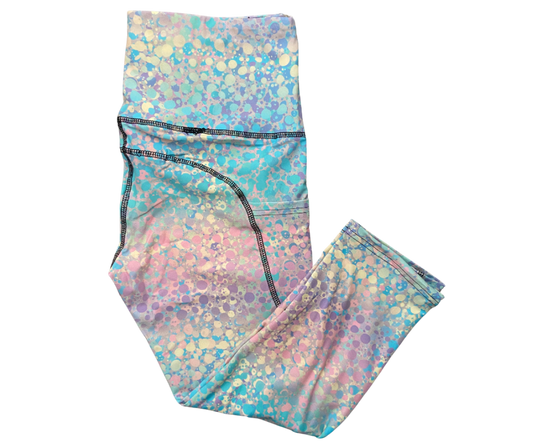 Shimmer Capri Thigh Pocket Leggings