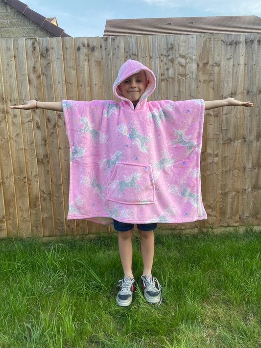 Kids Unicorn hooded blanket