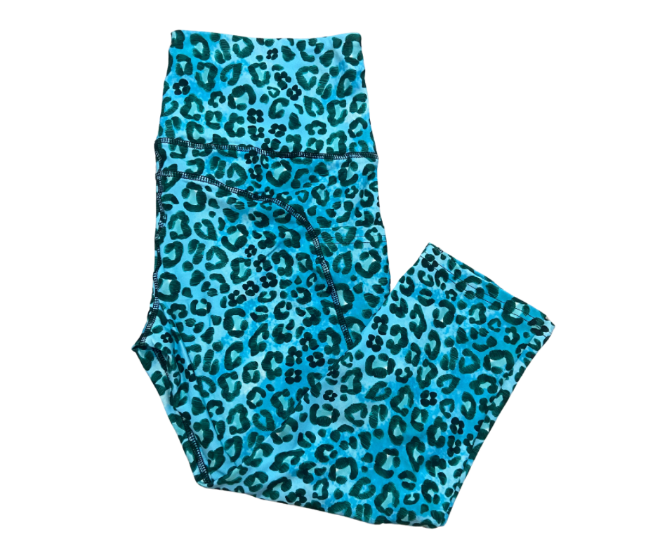 Blue Leopard Thigh Pocket Capri Leggings